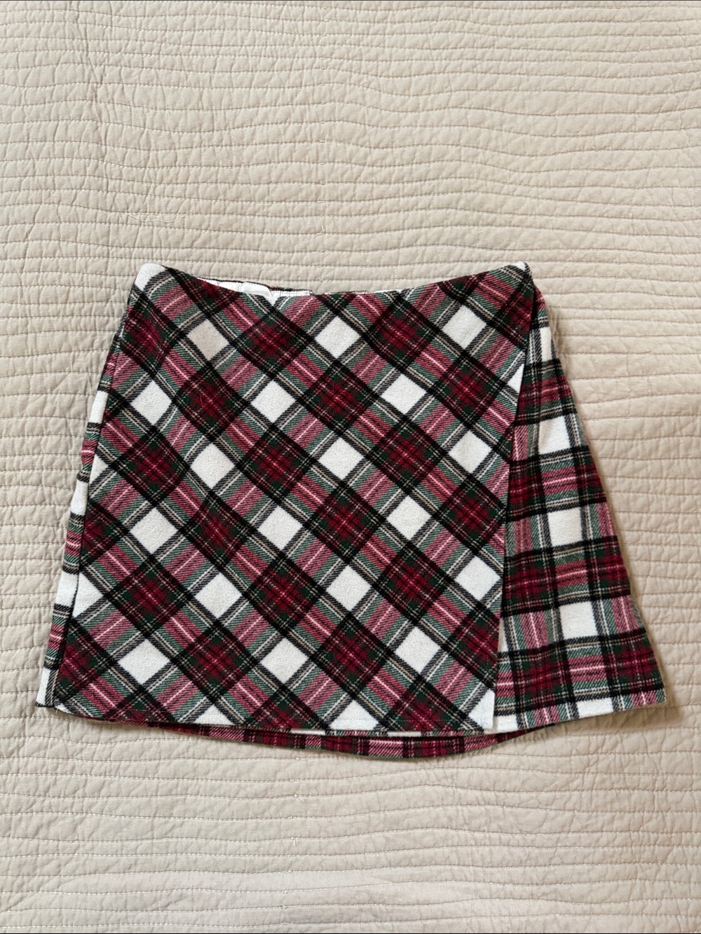 Hollister Plaid Mini Skirt in White, Red & Black